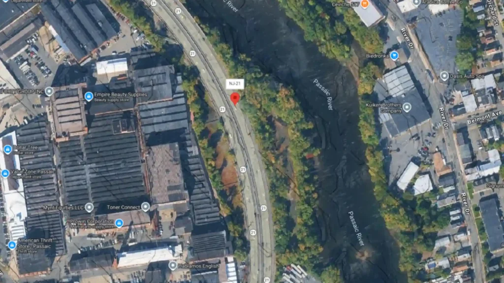 possible crash reported on route 21 southbound near exit 4 in newark nj